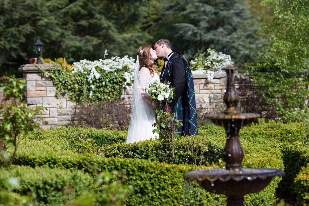 bride groom gardens carberry mansion
